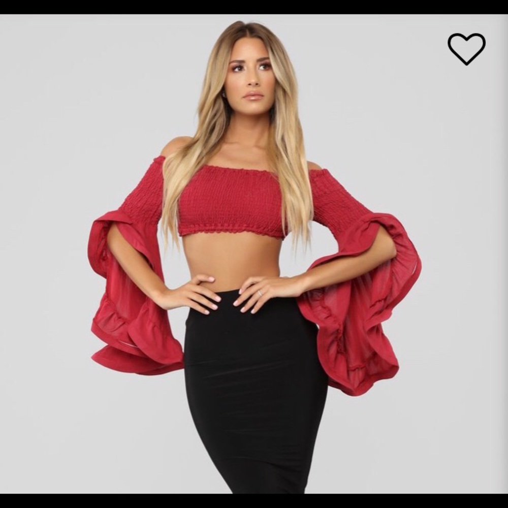 Romey ruffle top in burgundy